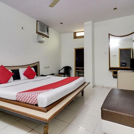 Oyo 45398 Kunal Hotel Etawah Экстерьер фото