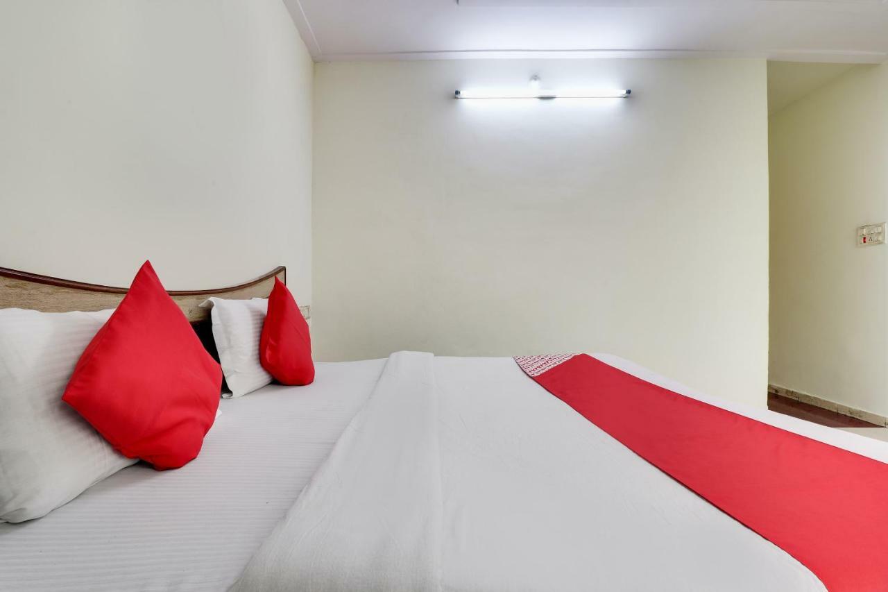 Oyo 45398 Kunal Hotel Etawah Экстерьер фото