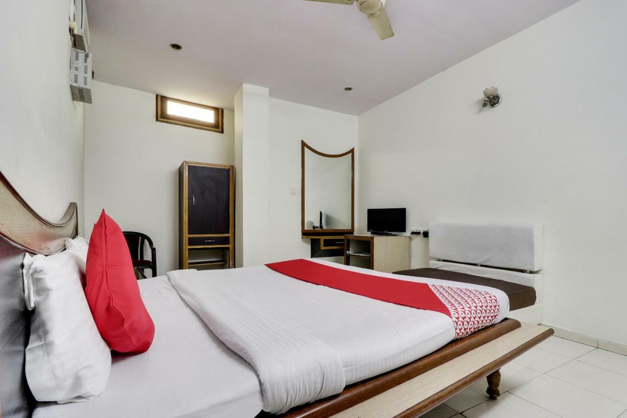 Oyo 45398 Kunal Hotel Etawah Экстерьер фото