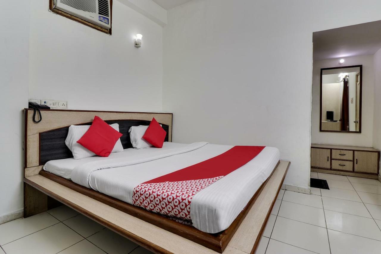 Oyo 45398 Kunal Hotel Etawah Экстерьер фото