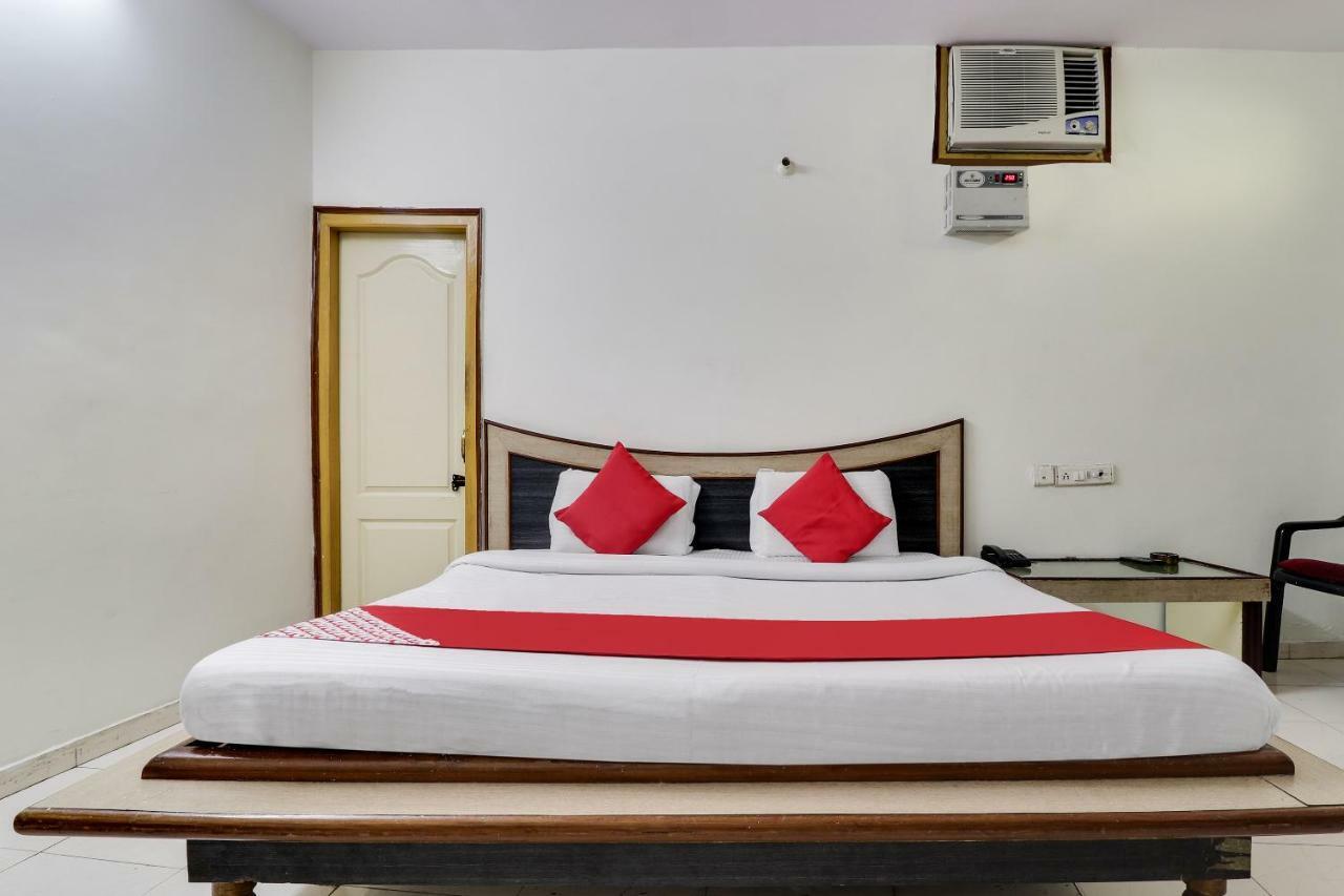 Oyo 45398 Kunal Hotel Etawah Экстерьер фото