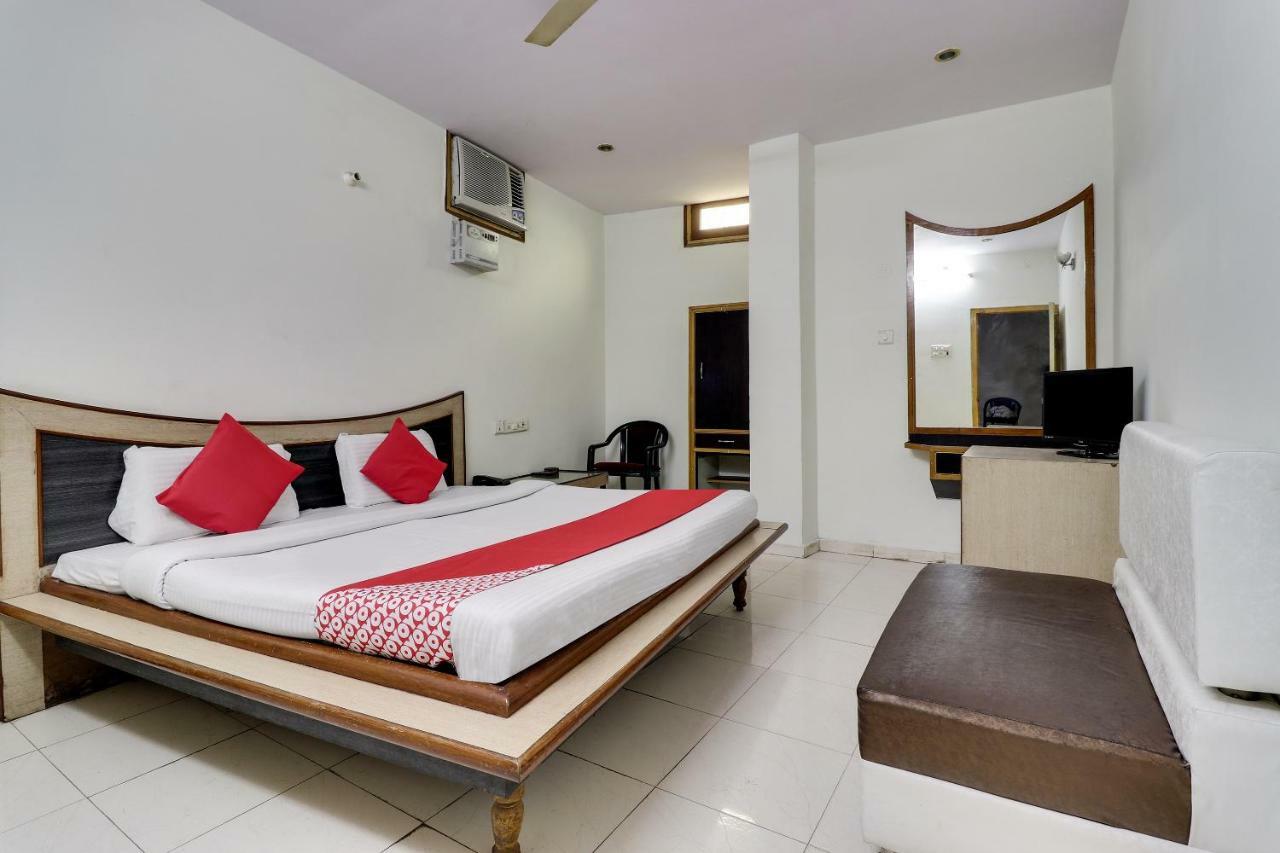 Oyo 45398 Kunal Hotel Etawah Экстерьер фото