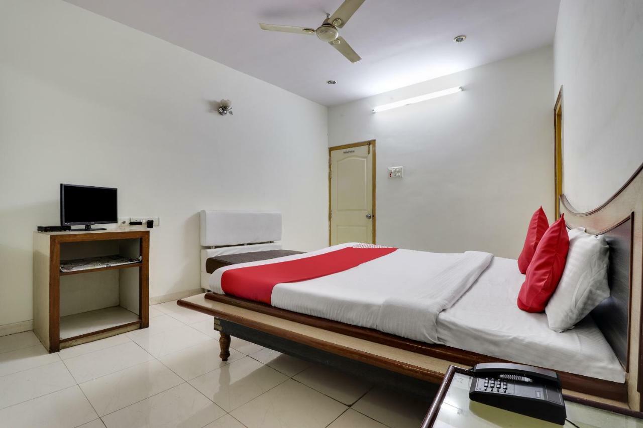 Oyo 45398 Kunal Hotel Etawah Экстерьер фото
